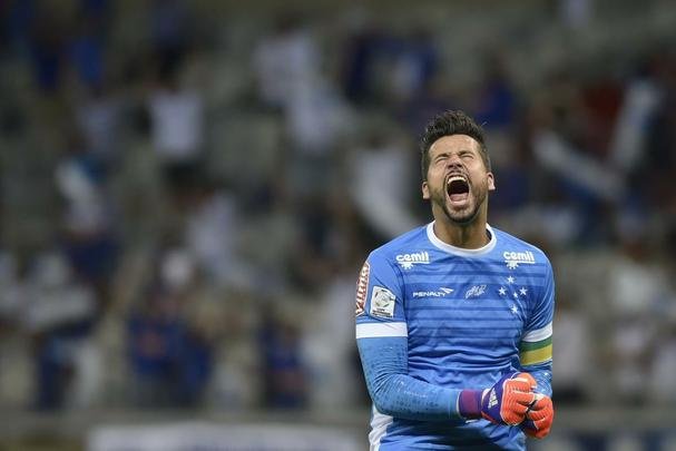 Imagens do primeiro tempo da partida entre Cruzeiro e Universitario de Sucre, no Mineirão