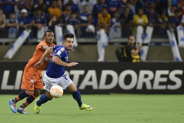 Fotos do segundo tempo do jogo entre Cruzeiro e Universitario, no Mineirão