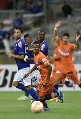 Fotos do segundo tempo do jogo entre Cruzeiro e Universitario, no Mineirão