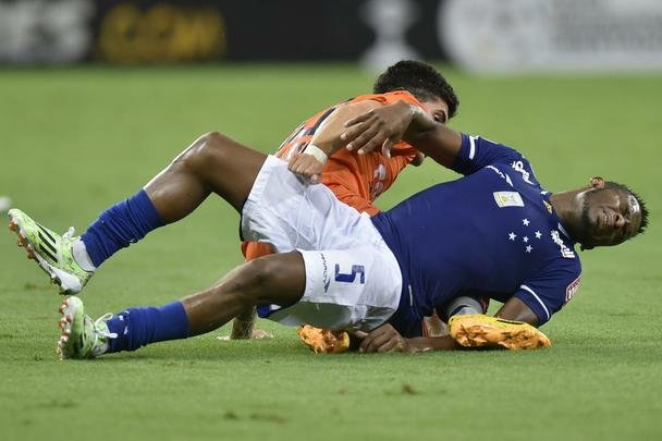 Fotos do segundo tempo do jogo entre Cruzeiro e Universitario, no Mineirão
