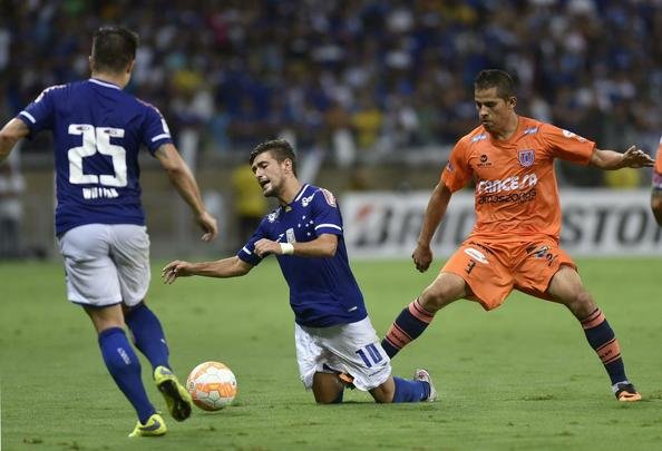 Fotos do segundo tempo do jogo entre Cruzeiro e Universitario, no Mineirão