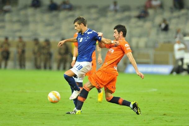 Fotos do segundo tempo do jogo entre Cruzeiro e Universitario, no Mineiro