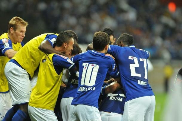Fotos do segundo tempo do jogo entre Cruzeiro e Universitario, no Mineiro