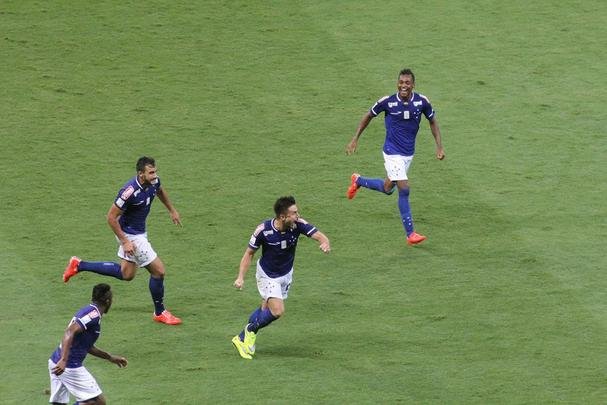 Fotos da vitória do Cruzeiro sobre o Universitario no Mineirão, pela Libertadores
