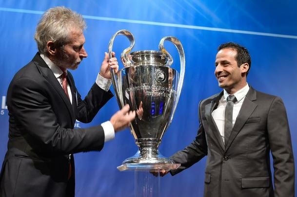 Fotos dos sorteios das semifinais da Liga dos Campeões e da Liga Europa