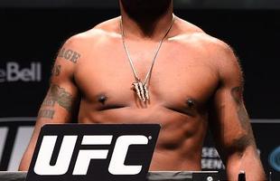 Pesagem do UFC 186 em Montreal - Rampage  sobe  balana 