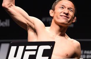 Pesagem do UFC 186 em Montreal - Desafiante, Kyoji Horiguchi bate o peso e comemora