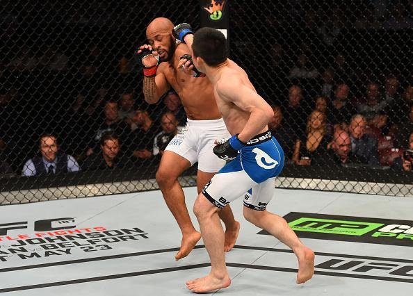 Demetrious Johnson vence Kyoji Horiguchi por finalizao, com armlock a apenas um segundo para fim da luta em Montreal, e mantm o cinturo dos moscas 