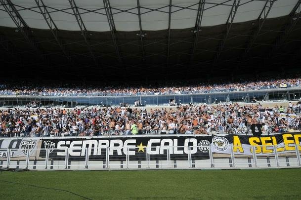 Imagens da torcida do Atltico na primeira partida da final do Mineiro, contra a Caldense, no Mineiro