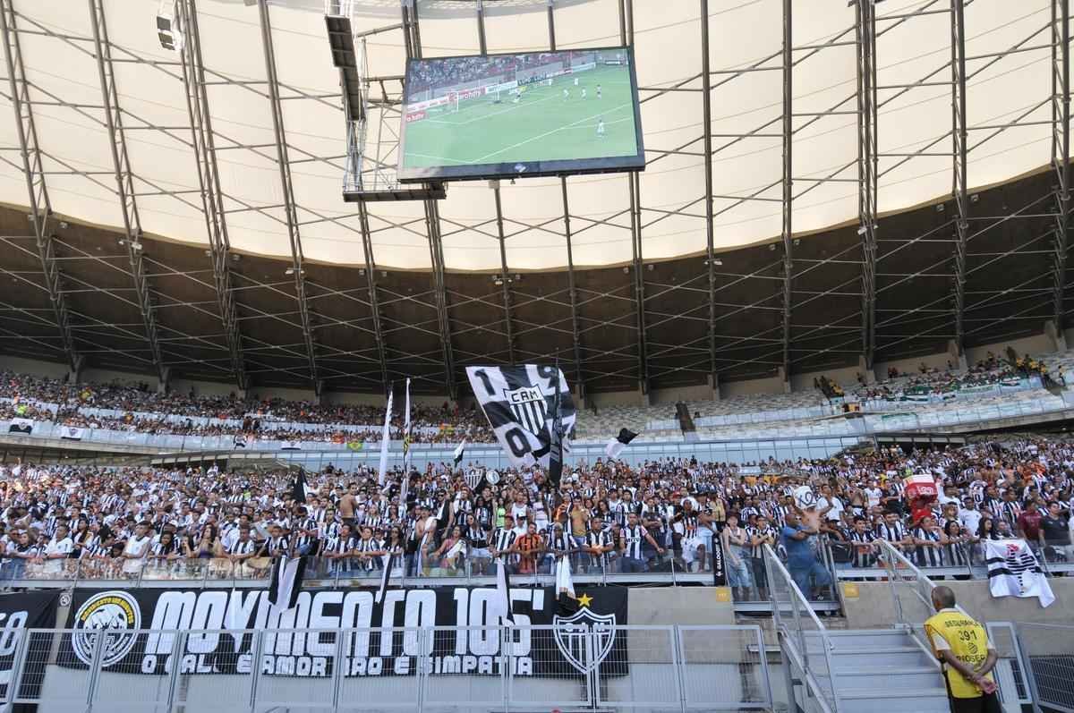 Imagens da torcida do Atltico na primeira partida da final do Mineiro, contra a Caldense, no Mineiro