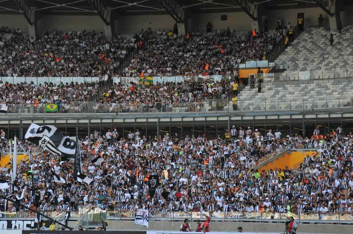 Imagens da torcida do Atltico na primeira partida da final do Mineiro, contra a Caldense, no Mineiro