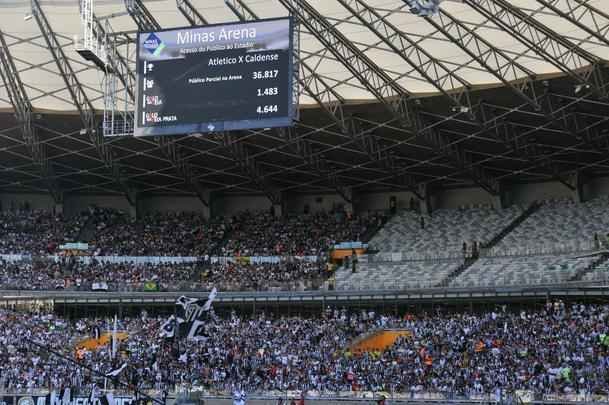 Imagens da torcida do Atltico na primeira partida da final do Mineiro, contra a Caldense, no Mineiro