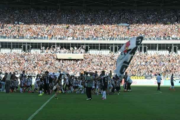 Imagens da torcida do Atltico na primeira partida da final do Mineiro, contra a Caldense, no Mineiro