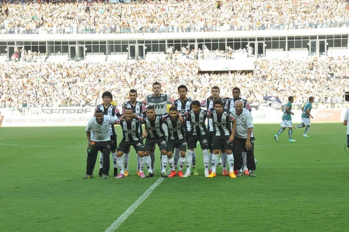 Imagens do primeiro tempo do jogo entre Atltico e Caldense, no Mineiro, pela final do Estadual