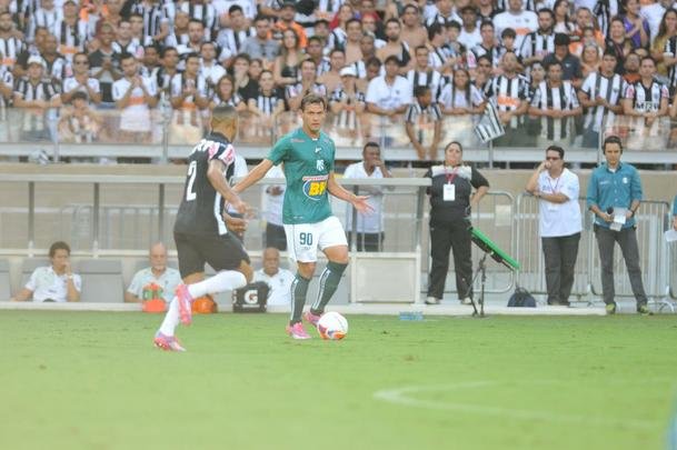 Imagens do primeiro tempo do jogo entre Atltico e Caldense, no Mineiro, pela final do Mineiro