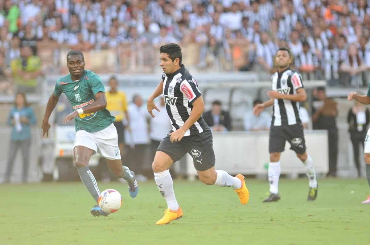 Imagens do primeiro tempo do jogo entre Atltico e Caldense, no Mineiro, pela final do Mineiro