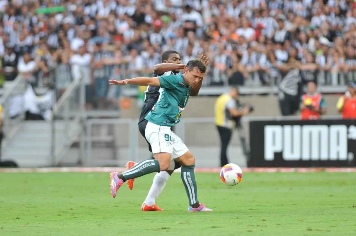 Imagens do primeiro tempo do jogo entre Atltico e Caldense, no Mineiro, pela final do Estadual