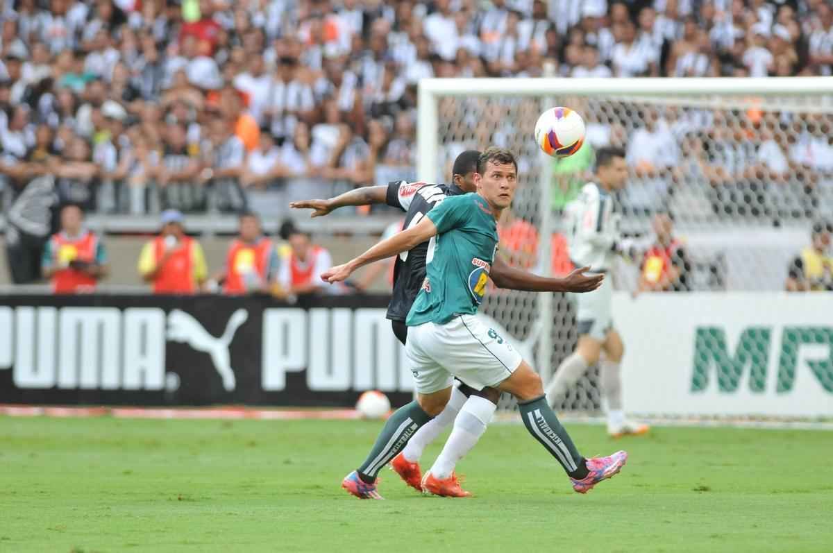 Imagens do primeiro tempo do jogo entre Atltico e Caldense, no Mineiro, pela final do Estadual