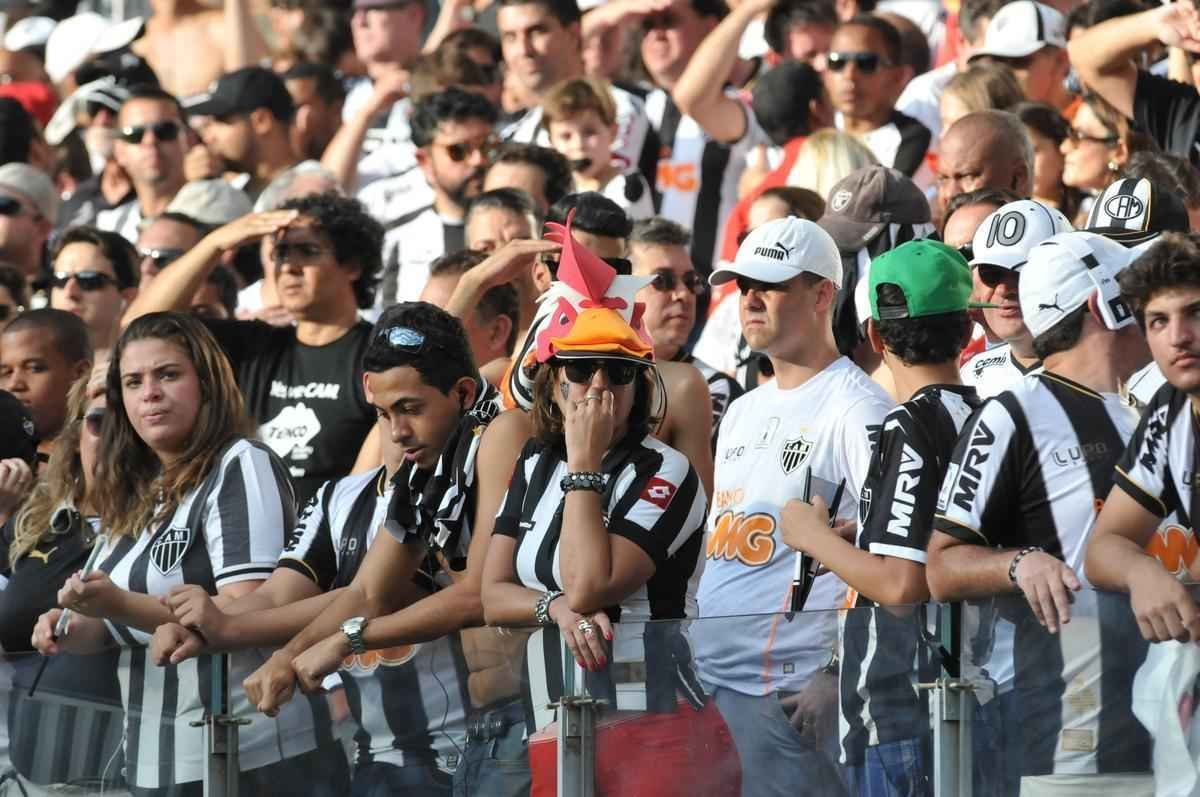 Imagens do primeiro tempo do jogo entre Atltico e Caldense, no Mineiro, pela final do Estadual
