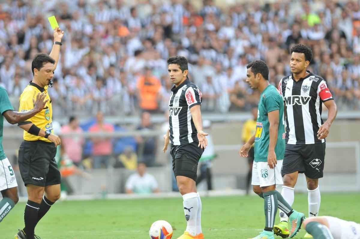 Imagens do primeiro tempo do jogo entre Atltico e Caldense, no Mineiro, pela final do Estadual