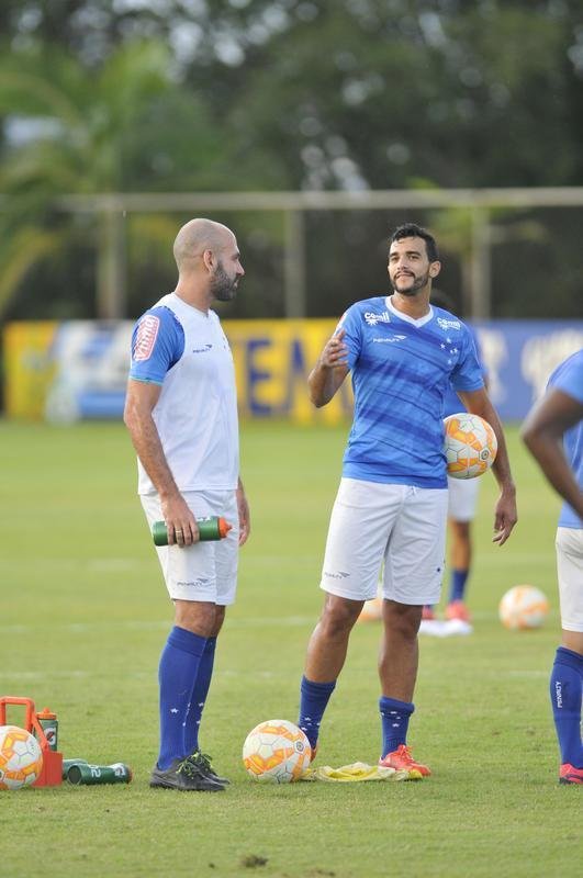Imagens do treino do Cruzeiro na tarde desta quarta-feira, na Toca da Raposa II.