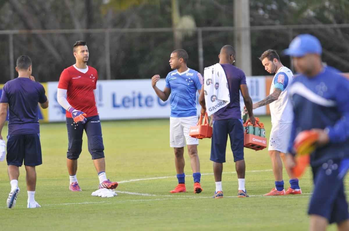 Imagens do treino do Cruzeiro na tarde desta quarta-feira, na Toca da Raposa II.