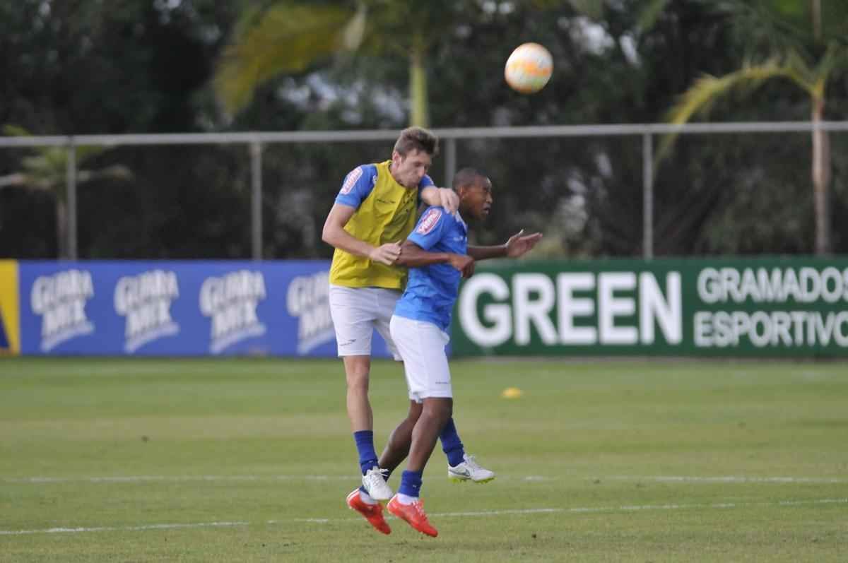 Imagens do treino do Cruzeiro na tarde desta quarta-feira, na Toca da Raposa II.