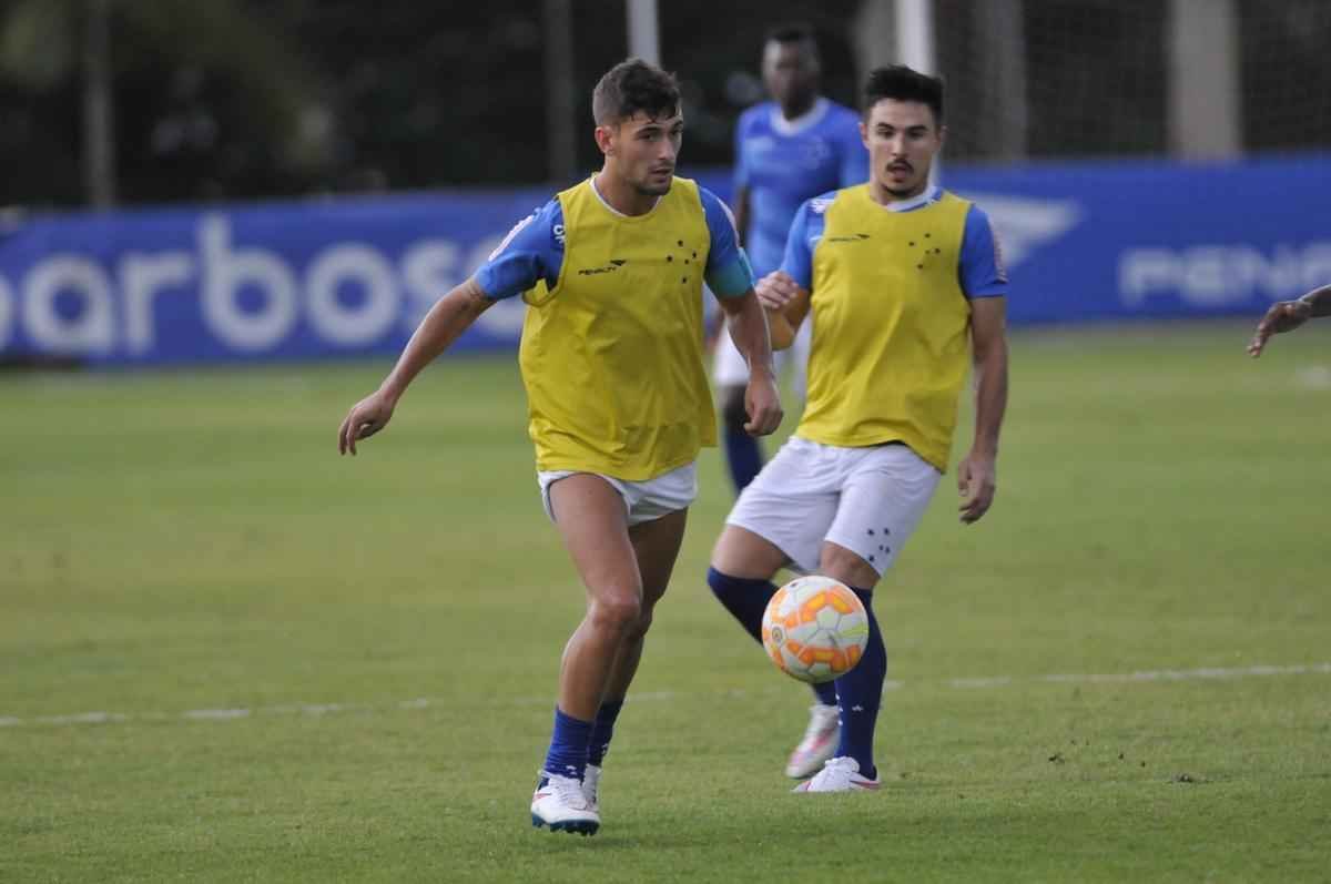 Imagens do treino do Cruzeiro na tarde desta quarta-feira, na Toca da Raposa II.