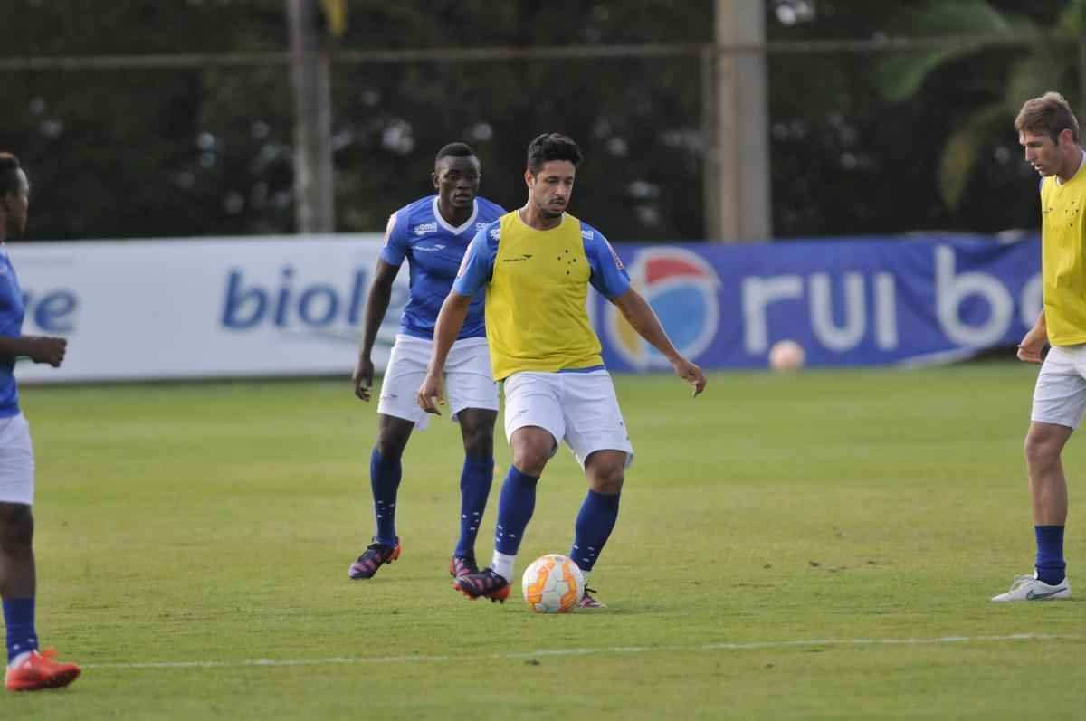 Imagens do treino do Cruzeiro na tarde desta quarta-feira, na Toca da Raposa II.