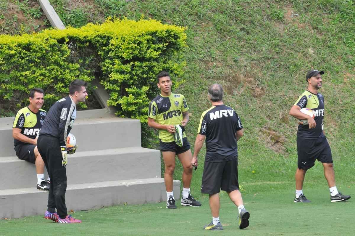 Lateral-direito Marcos Rocha segue em tratamento na Cidade do Galo