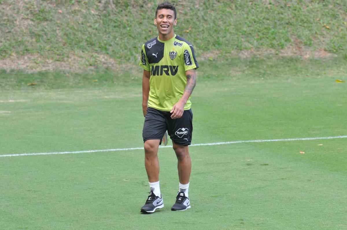 Lateral-direito Marcos Rocha segue em tratamento na Cidade do Galo
