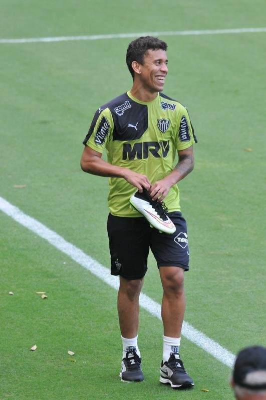 Lateral-direito Marcos Rocha segue em tratamento na Cidade do Galo