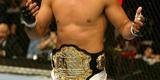 BJ Penn, em maio de 2004 - Penn foi destitu�do do t�tulo depois de assinar contrato com o K-1