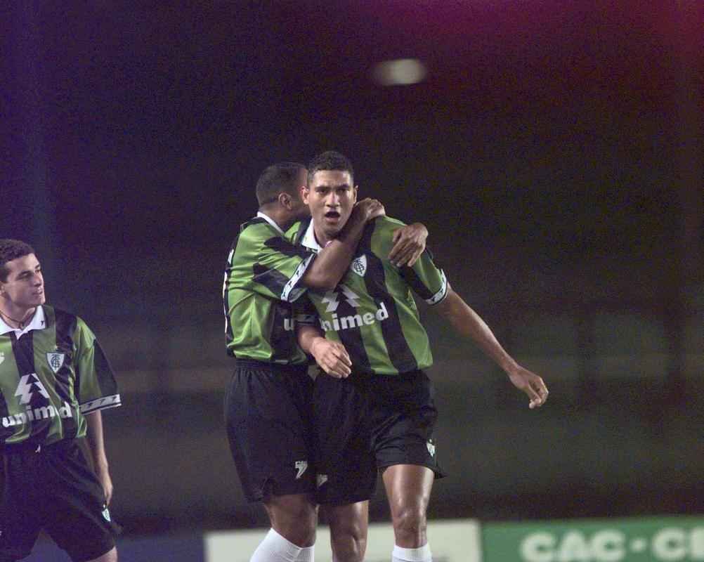 O Amrica foi campeo da Copa Sul-Minas de 2000 aps vencer o Cruzeiro na deciso
