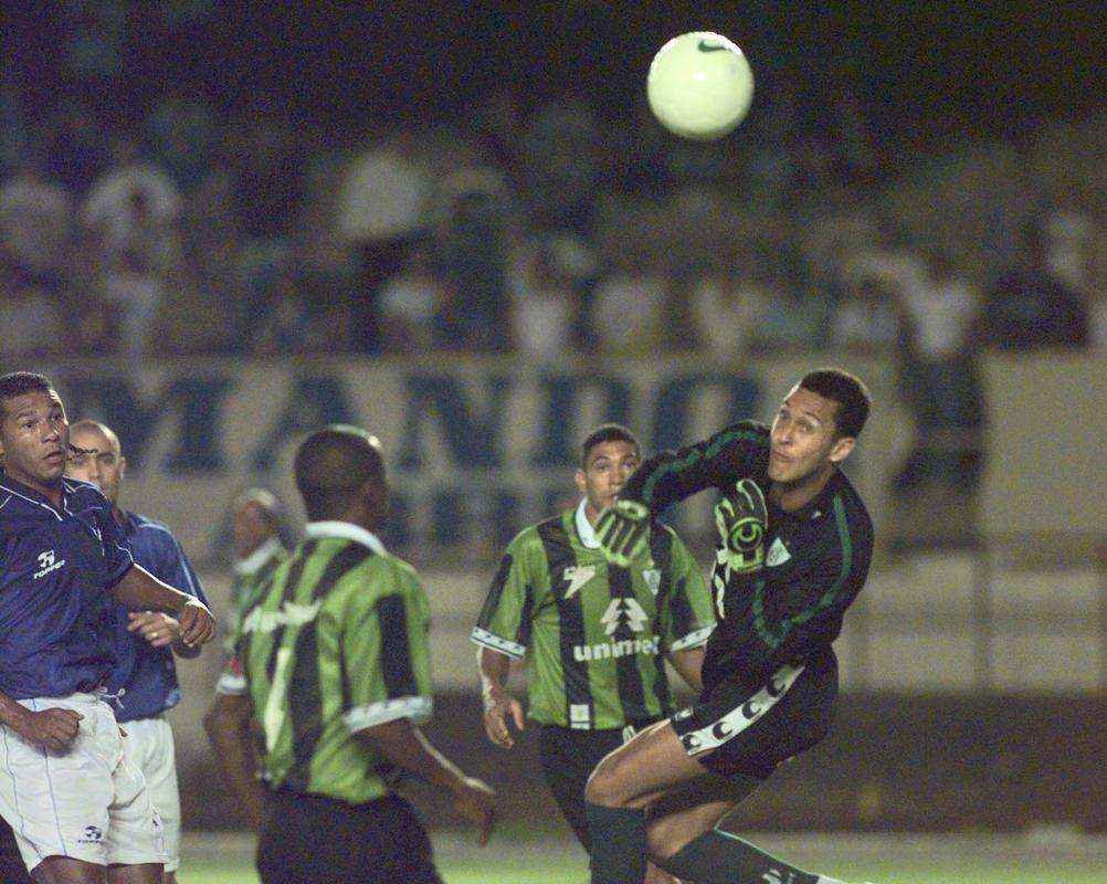 O Amrica foi campeo da Copa Sul-Minas de 2000 aps vencer o Cruzeiro na deciso