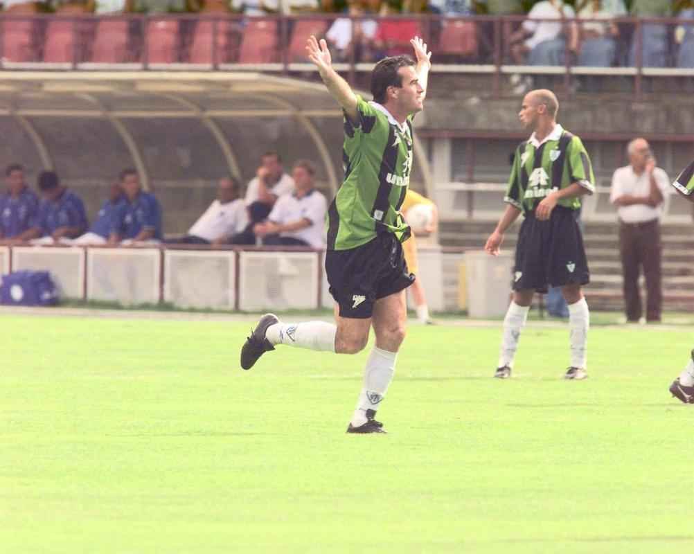 O Amrica foi campeo da Copa Sul-Minas de 2000 aps vencer o Cruzeiro na deciso