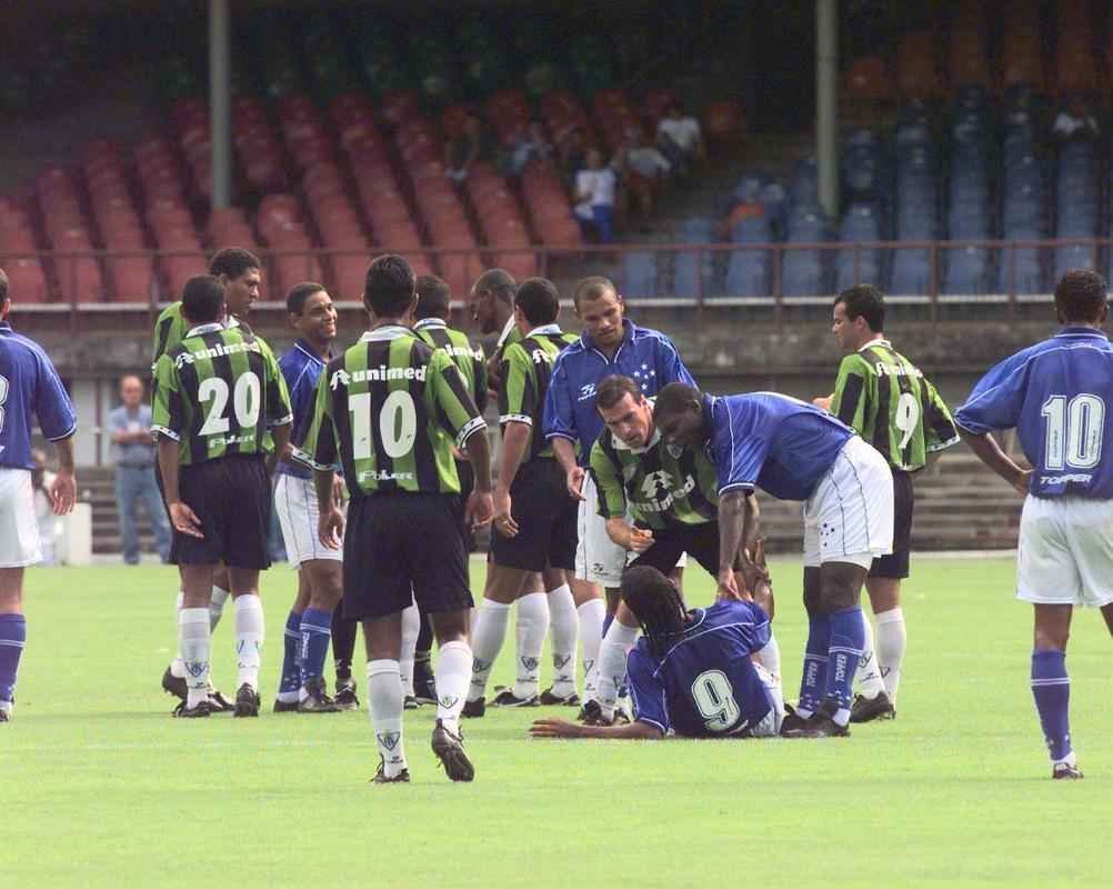 O Amrica foi campeo da Copa Sul-Minas de 2000 aps vencer o Cruzeiro na deciso