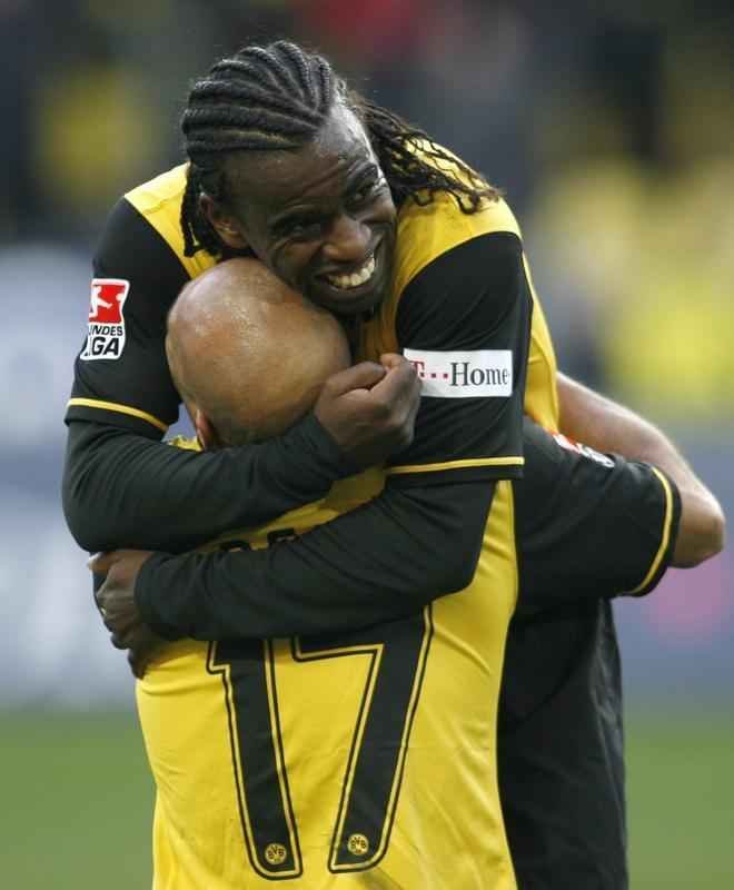 Tinga jogou 154 partidas pelo Borussia, marcou 31 gols e conquistou uma Supercopa da Alemanha de 2008