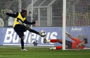 Tinga jogou 154 partidas pelo Borussia, marcou 31 gols e conquistou uma Supercopa da Alemanha de 2008