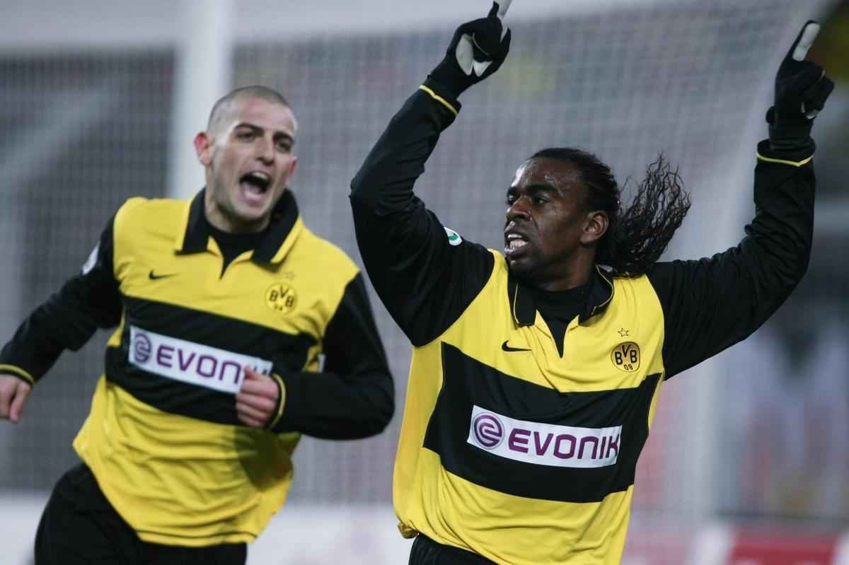 Tinga jogou 154 partidas pelo Borussia, marcou 31 gols e conquistou uma Supercopa da Alemanha de 2008