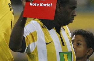 Tinga jogou 154 partidas pelo Borussia, marcou 31 gols e conquistou uma Supercopa da Alemanha de 2008