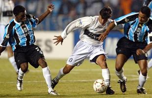 Pelo Grmio, Tinga disputou 201 jogos e marcou 18. Ganhou dois Gachos, uma Sul-Minas e duas Copas do Brasil