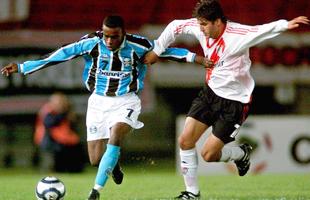 Pelo Grmio, Tinga disputou 201 jogos e marcou 18. Ganhou dois Gachos, uma Sul-Minas e duas Copas do Brasil