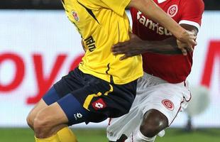 Em duas passagens pelo Inter, Tinga conquistou trs Gachos, duas Libertadores (2006 e 2010) e uma Recopa (2011). No Colorado, disputou 160 jogos e marcou 20 gols.