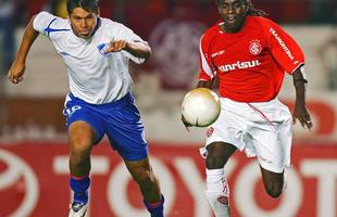 Em duas passagens pelo Inter, Tinga conquistou trs Gachos, duas Libertadores (2006 e 2010) e uma Recopa (2011). No Colorado, disputou 160 jogos e marcou 20 gols.