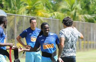 No Cruzeiro, Tinga conquistou um Mineiro e foi bicampeo brasileiro. Marcou dois gols em 65 jogos