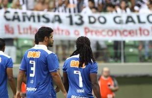 Na luta contra o racismo, Tinga tambm recebeu apoio da torcida do Atltico