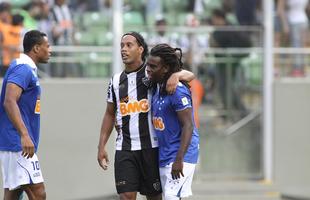 No Cruzeiro, Tinga conquistou um Mineiro e foi bicampeo brasileiro. Marcou dois gols em 65 jogos