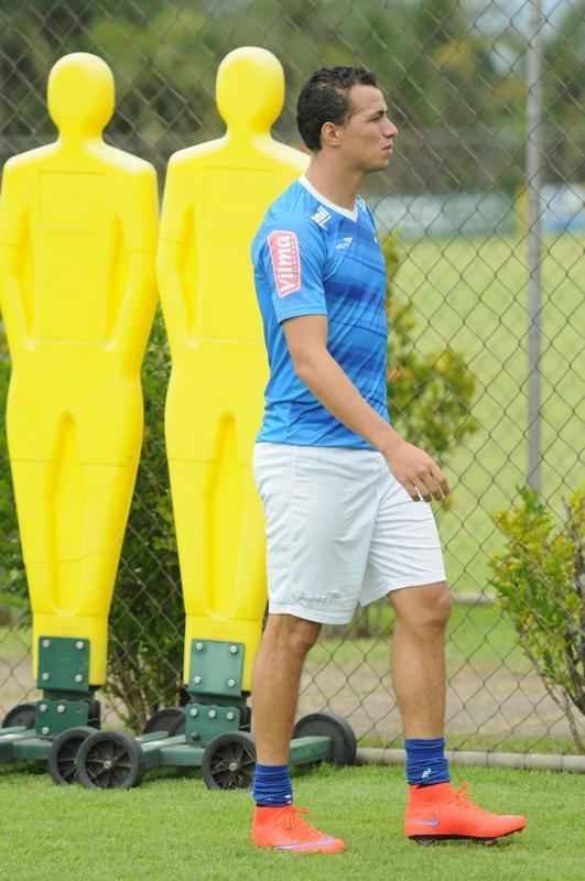 Jogadores do Cruzeiro no tiveram folga no feriado e treinaro tambm no fim de semana