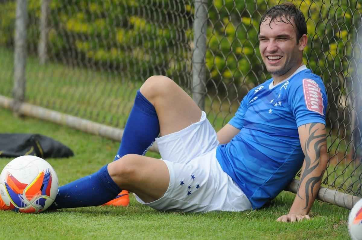 Jogadores do Cruzeiro no tiveram folga no feriado e treinaro tambm no fim de semana